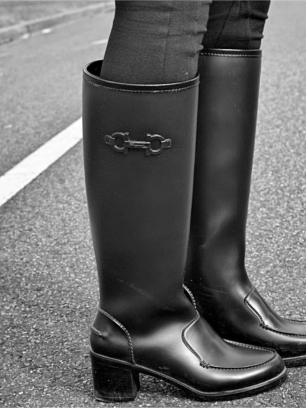 Salvatore Ferragamo Black Knee-High Block Heel Boots with Horsebit Detail - Picture 3 of 3